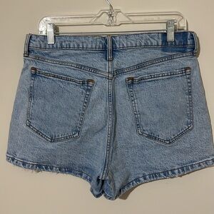 Abercrombie & Fitch The Mom Shorts